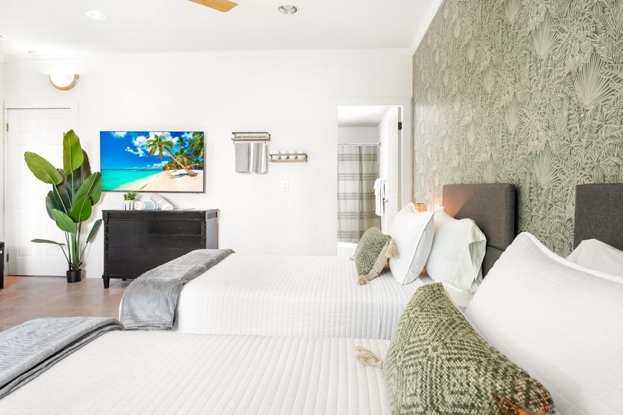 Cobalt Coast Resort West Bay Eksteriør billede